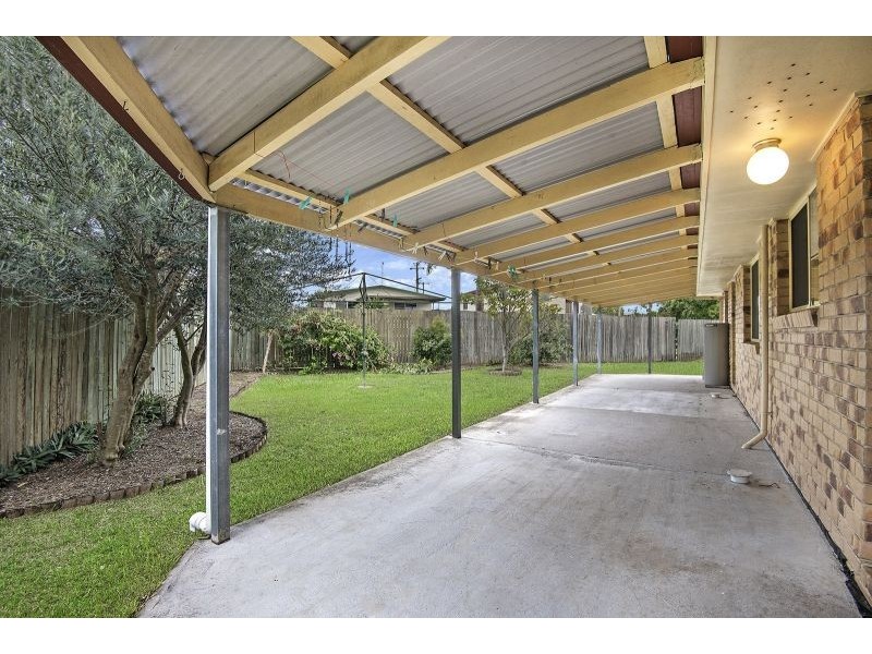 5 Walton Place, Brighton QLD 4017