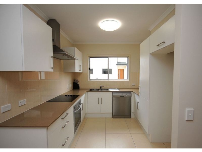 26 Hunter Street, Pialba QLD 4655