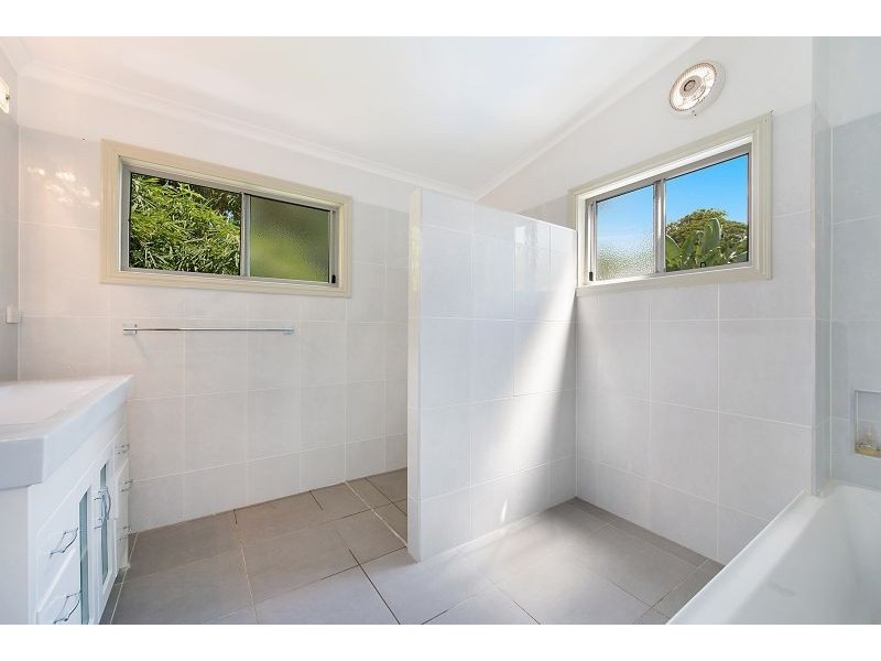 70 Griffith Street, Sandgate QLD 4017