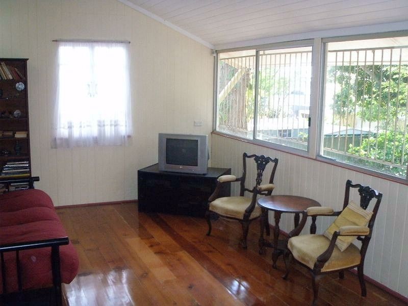 12 Gilpin Street, Shorncliffe QLD 4017