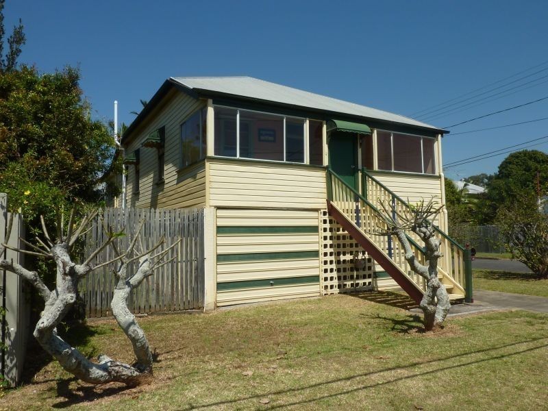 19 Ninth Avenue, Sandgate QLD 4017