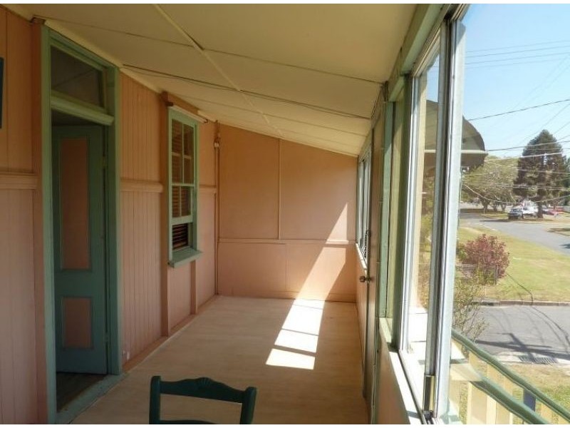 19 Ninth Avenue, Sandgate QLD 4017