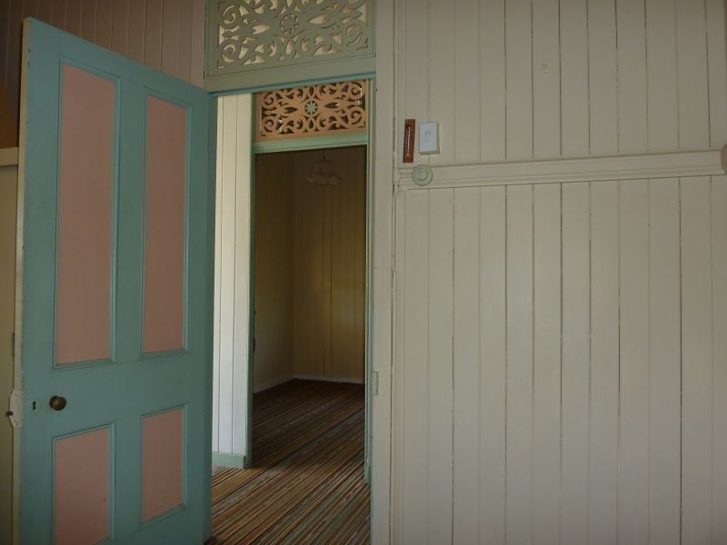 19 Ninth Avenue, Sandgate QLD 4017