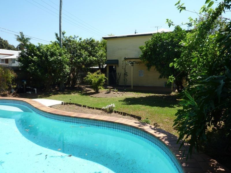 19 Ninth Avenue, Sandgate QLD 4017