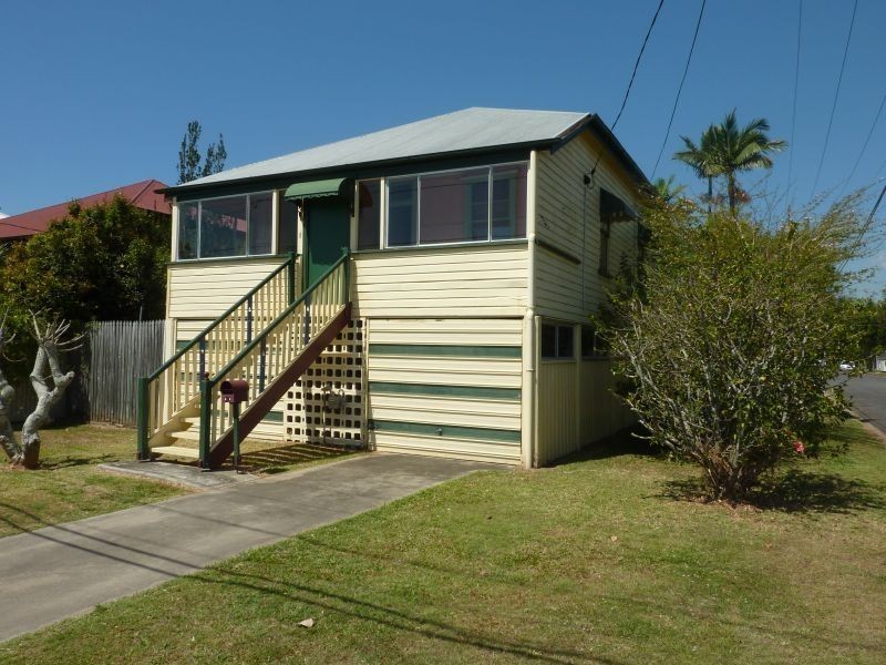 19 Ninth Avenue, Sandgate QLD 4017