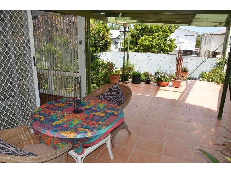 46 Nash Street, Sandgate QLD 4017