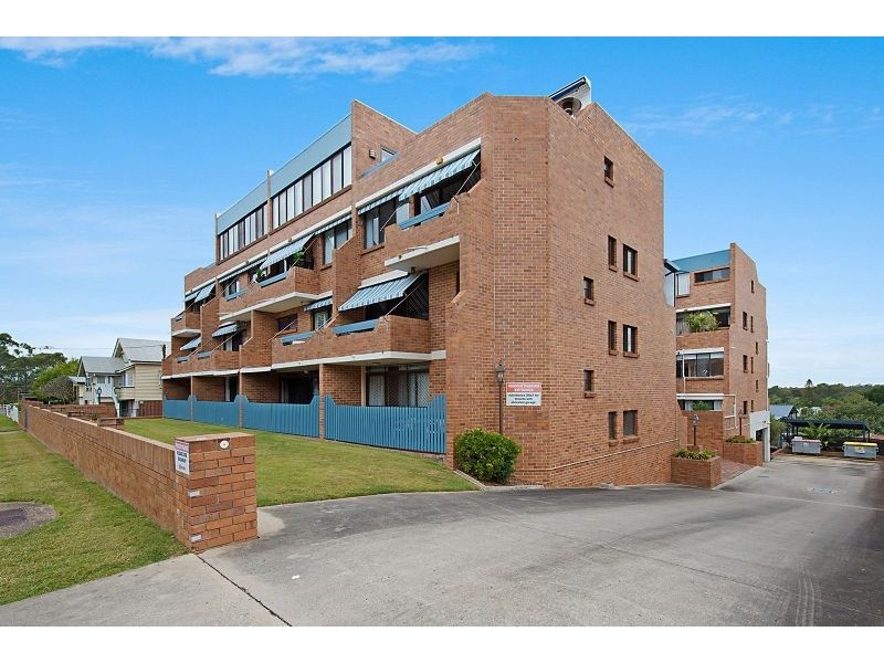 12/88 EAGLE TERRACE, Sandgate QLD 4017
