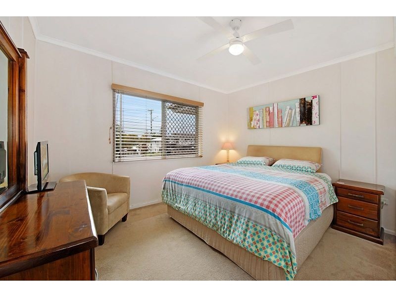 18 Maclean Street, Brighton QLD 4017