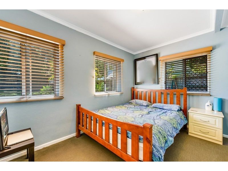 18 Maclean Street, Brighton QLD 4017