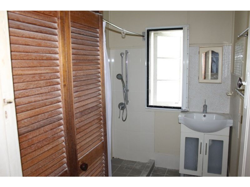 49 Townsend Street, Brighton QLD 4017