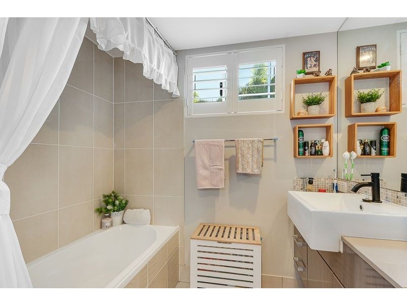 4/36 Third Avenue, Sandgate QLD 4017