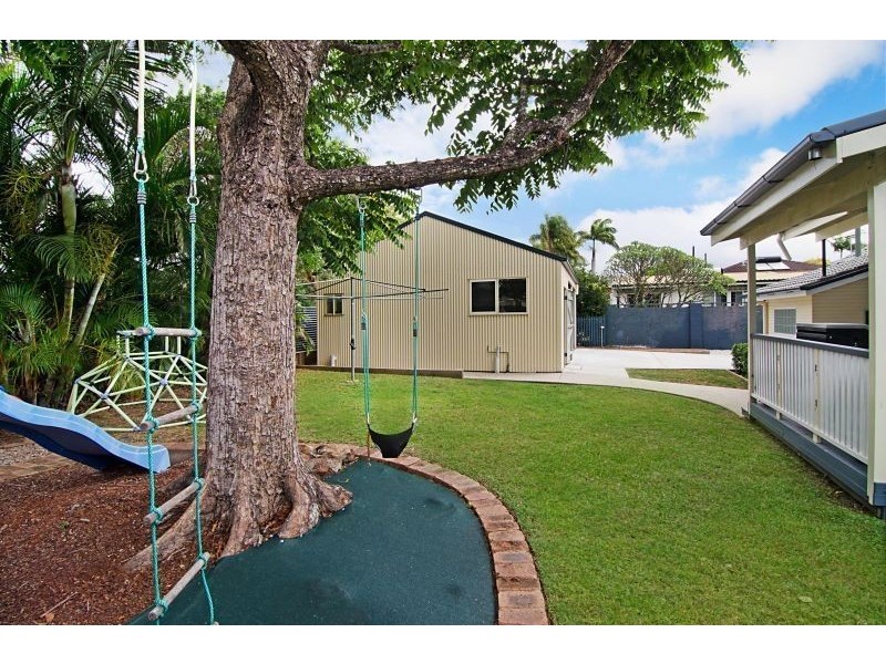 9 Glendavis Street, Brighton QLD 4017