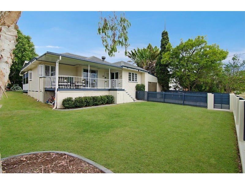 9 Glendavis Street, Brighton QLD 4017