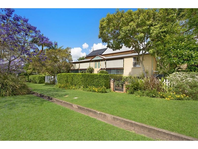 107 Yundah Street, Shorncliffe QLD 4017