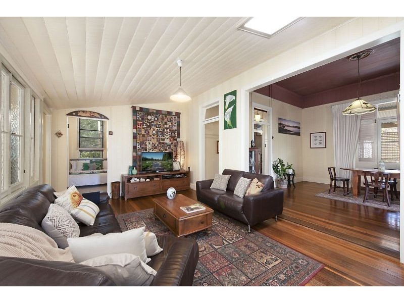 107 Yundah Street, Shorncliffe QLD 4017