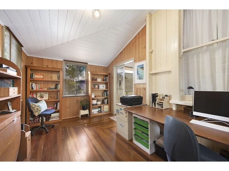 107 Yundah Street, Shorncliffe QLD 4017