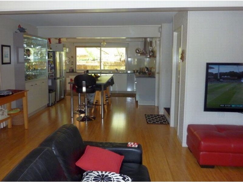 3 Ashford Street, Shorncliffe QLD 4017