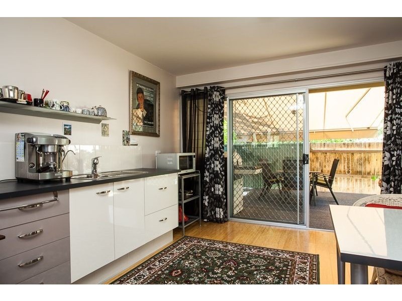 3 Ashford Street, Shorncliffe QLD 4017