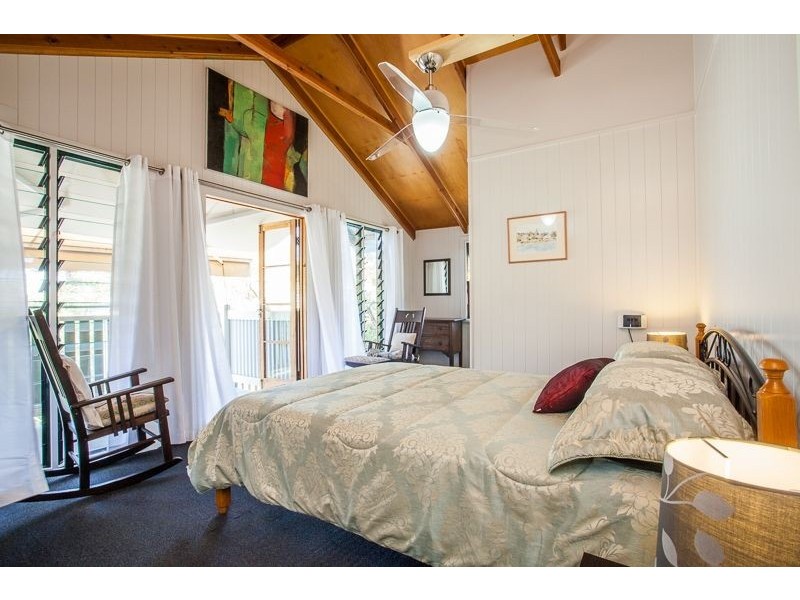 3 Ashford Street, Shorncliffe QLD 4017