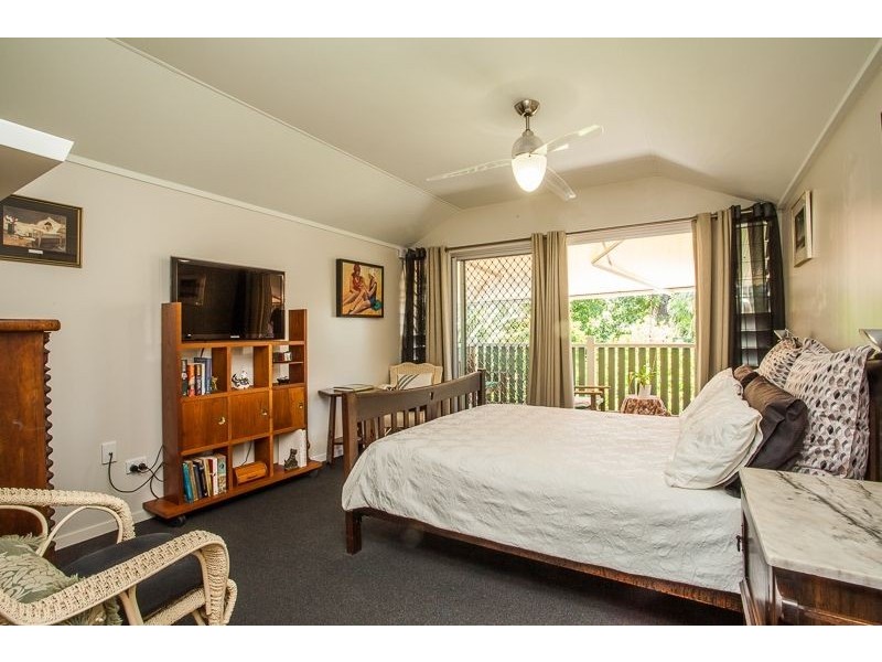 3 Ashford Street, Shorncliffe QLD 4017