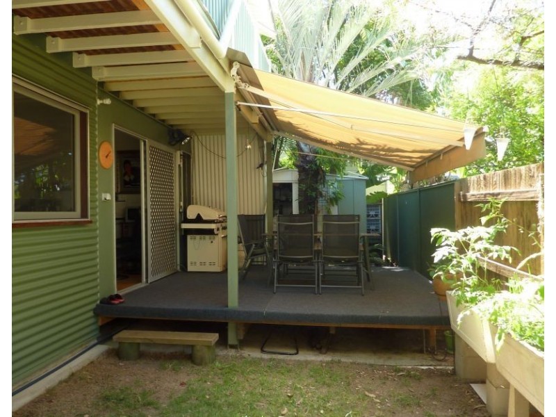 3 Ashford Street, Shorncliffe QLD 4017