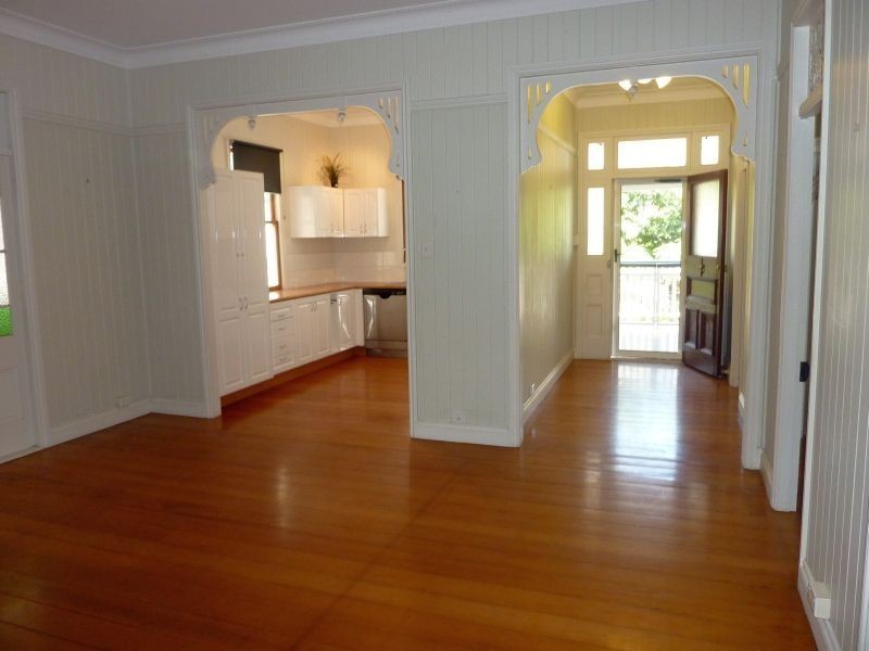 67 Palm Avenue, Shorncliffe QLD 4017