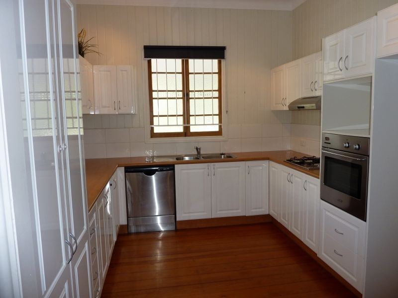 67 Palm Avenue, Shorncliffe QLD 4017