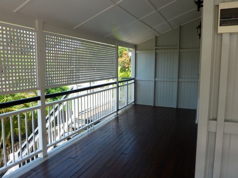 67 Palm Avenue, Shorncliffe QLD 4017