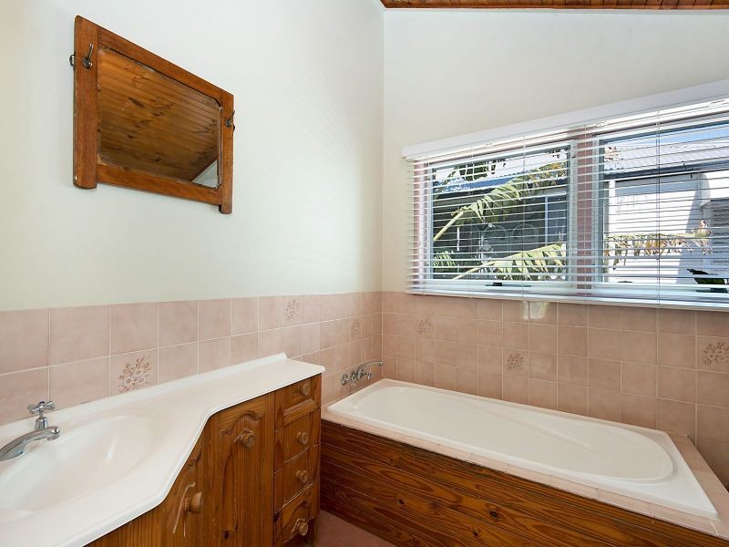 48 Cotton Street, Shorncliffe QLD 4017