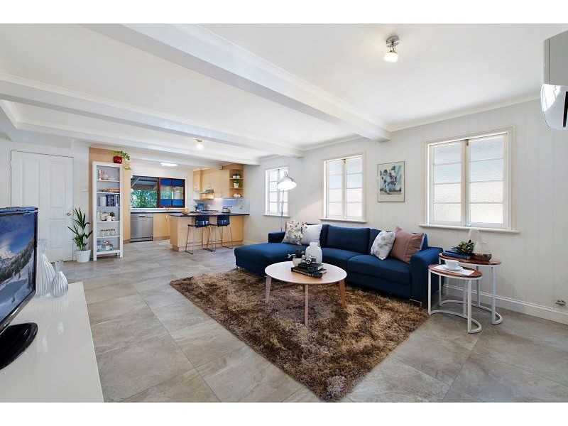 15 Barton Street, Sandgate QLD 4017