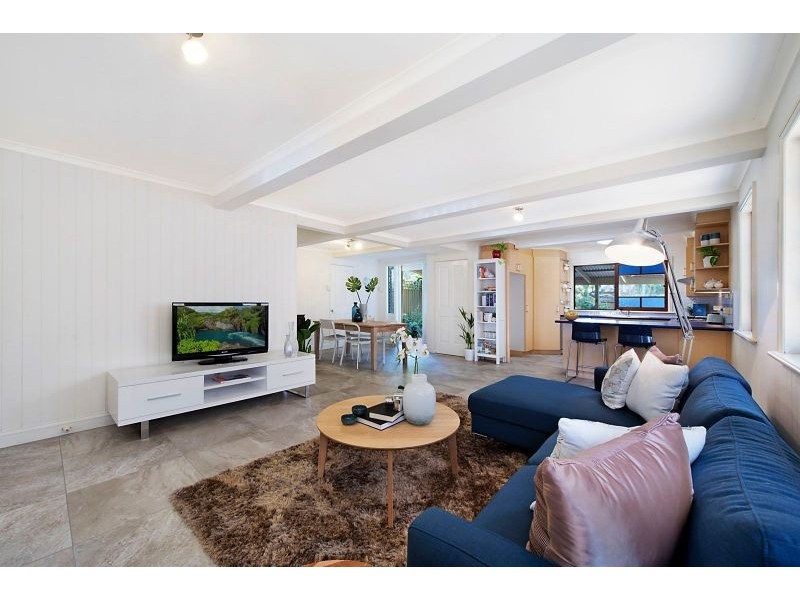 15 Barton Street, Sandgate QLD 4017