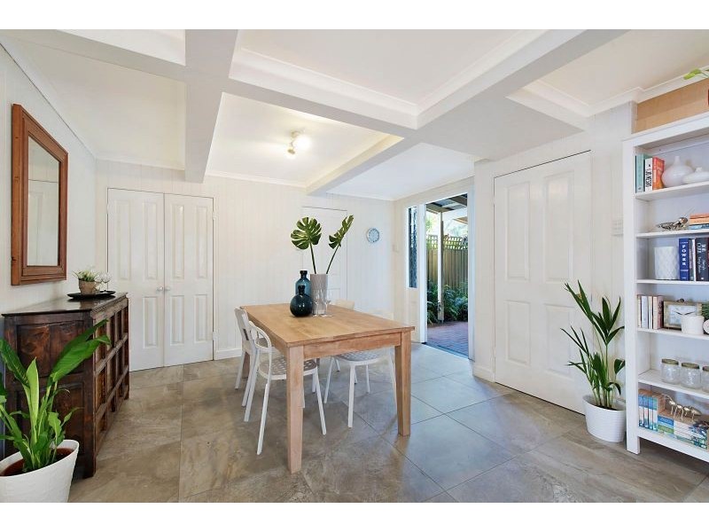 15 Barton Street, Sandgate QLD 4017