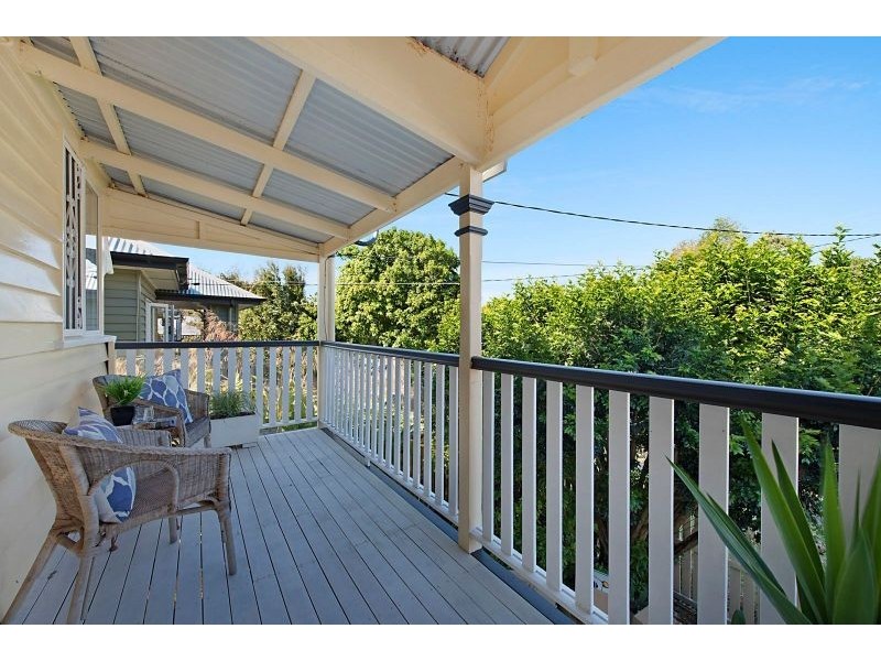 15 Barton Street, Sandgate QLD 4017