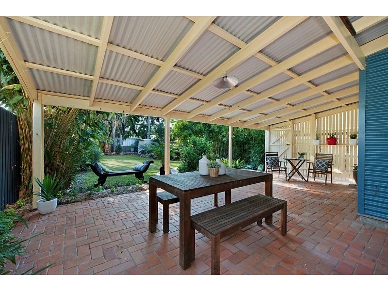 15 Barton Street, Sandgate QLD 4017