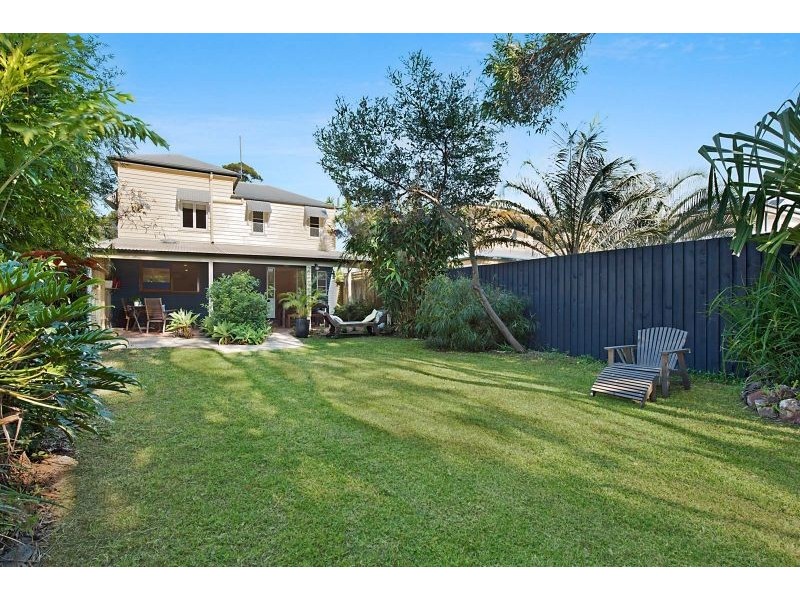 15 Barton Street, Sandgate QLD 4017