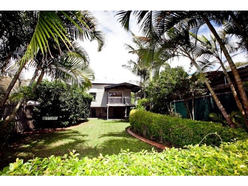 12 Beatham Street, Sandgate QLD 4017