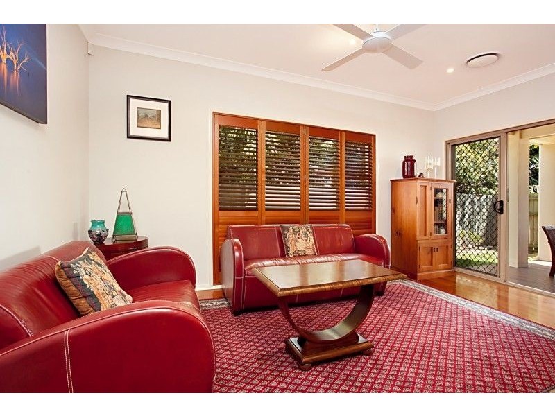 9 Cremorne Place, Brighton QLD 4017