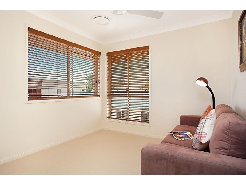 9 Cremorne Place, Brighton QLD 4017