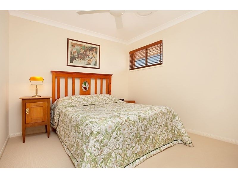 9 Cremorne Place, Brighton QLD 4017