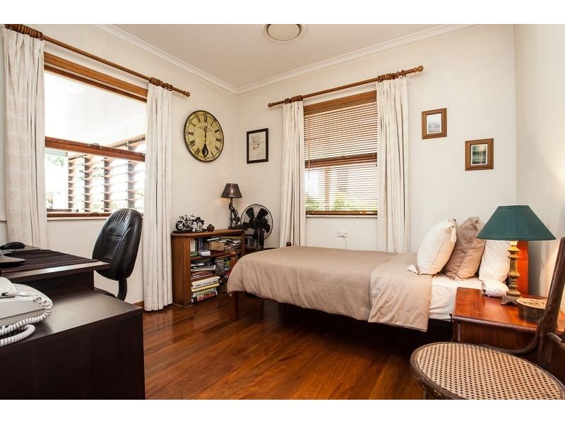 10 Darling Street, Sandgate QLD 4017