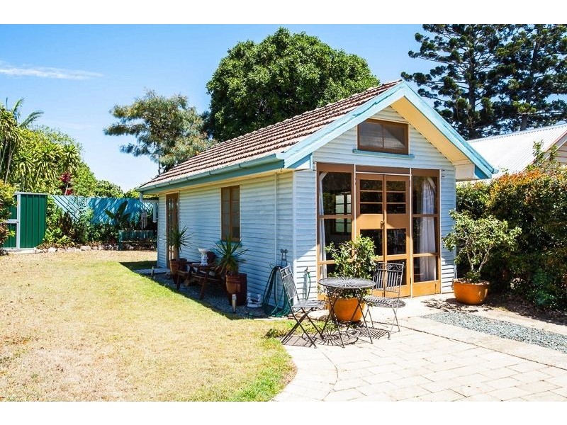 10 Darling Street, Sandgate QLD 4017