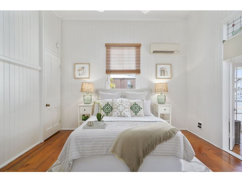 58 Fifth Avenue, Sandgate QLD 4017