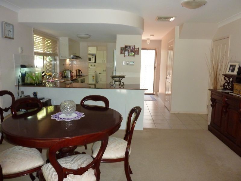 4/222 Rainbow Street, Sandgate QLD 4017