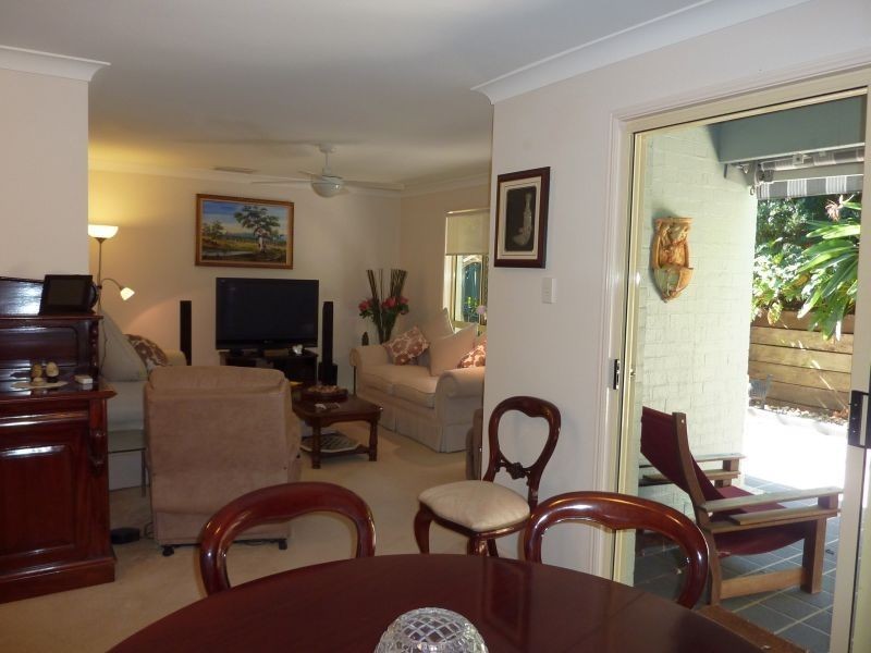 4/222 Rainbow Street, Sandgate QLD 4017