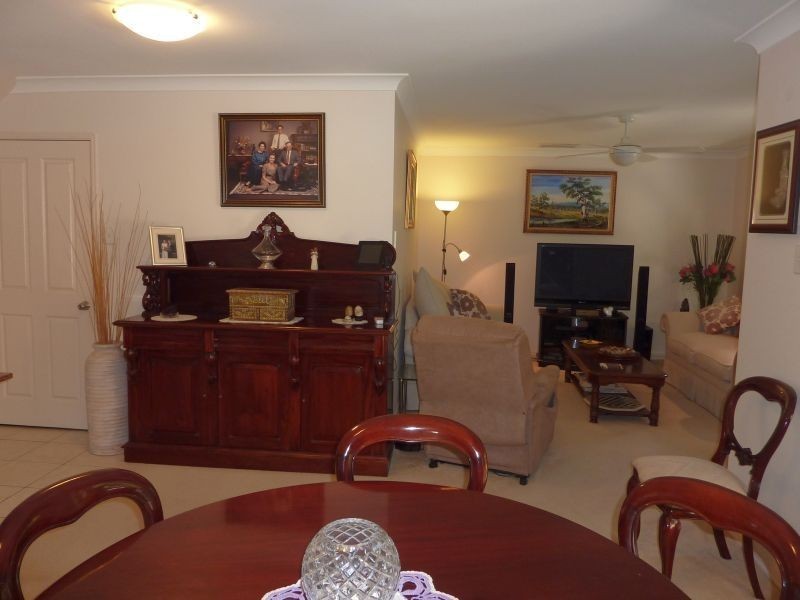 4/222 Rainbow Street, Sandgate QLD 4017