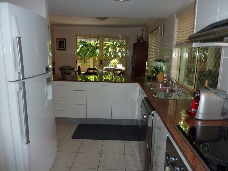 4/222 Rainbow Street, Sandgate QLD 4017