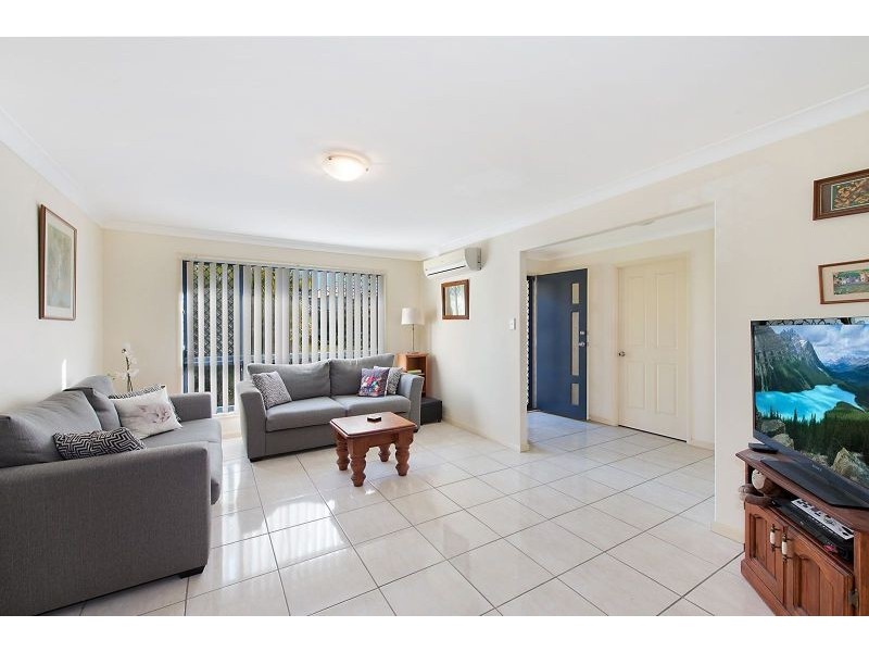 5A Lady Bowen Parade, Rothwell QLD 4022