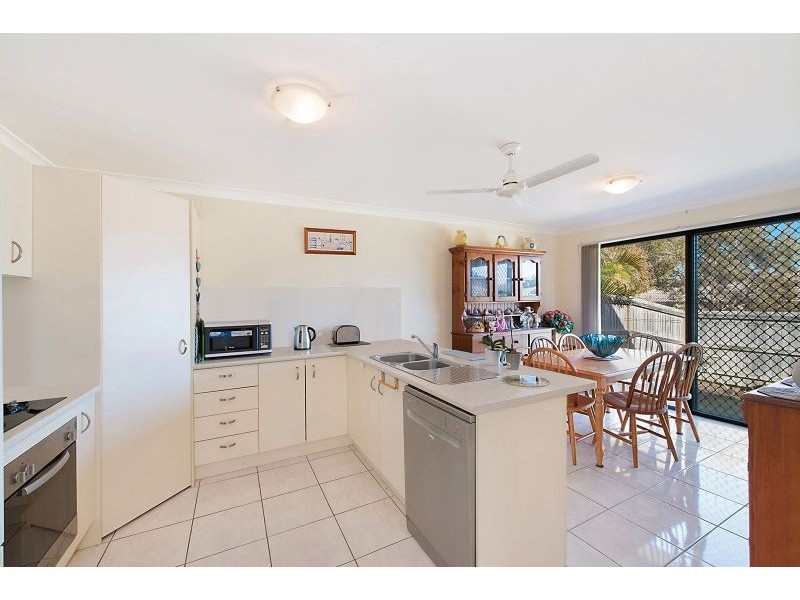 5A Lady Bowen Parade, Rothwell QLD 4022