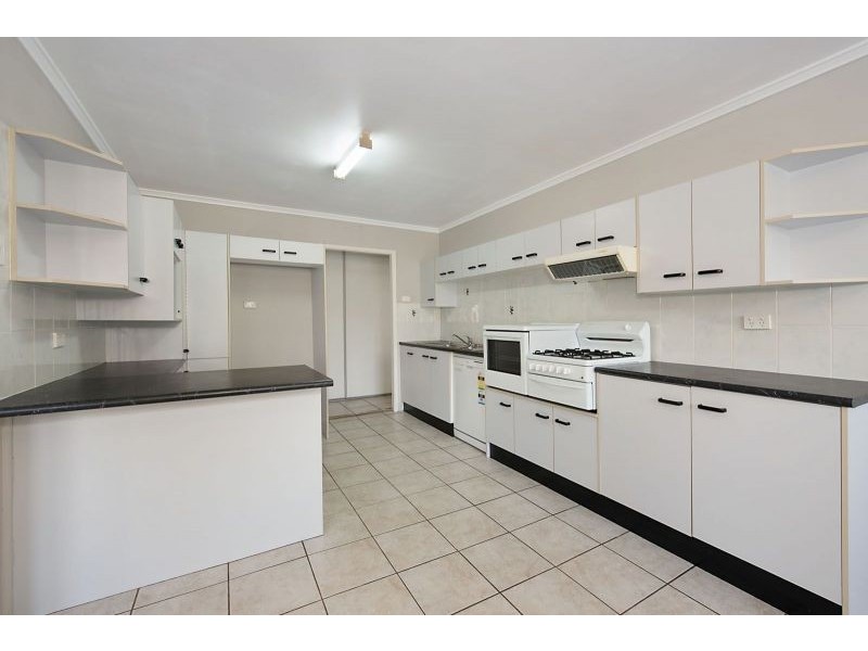 35 Gowen Street, Shorncliffe QLD 4017