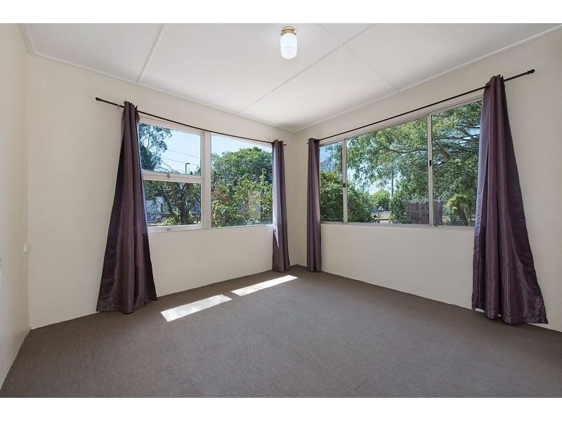 35 Gowen Street, Shorncliffe QLD 4017